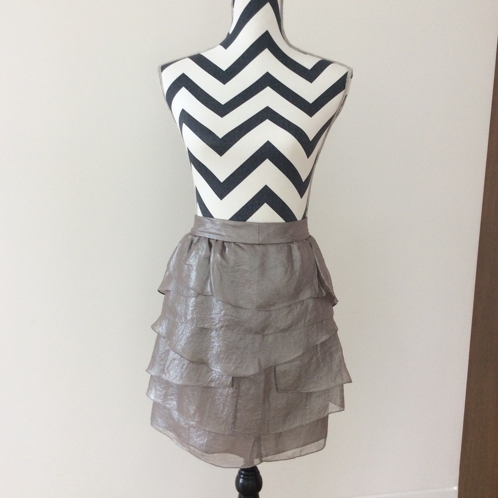Club Monaco pale grey ruffle skirt